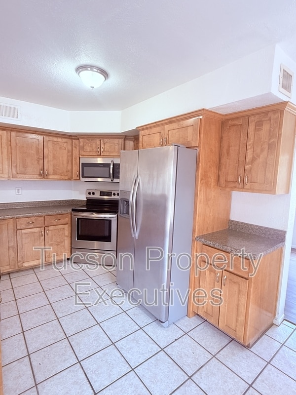 Building Photo - 9472 N Albatross Dr