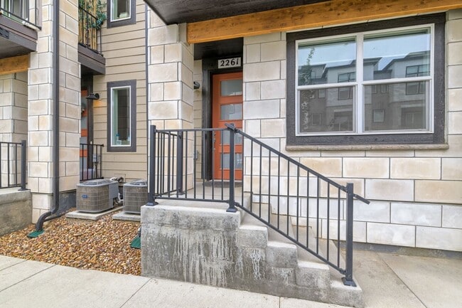 Building Photo - 2261 Old Rail Wy