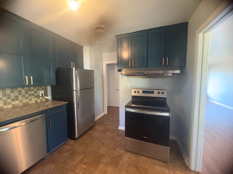 Building Photo - 2923 NW 72nd St