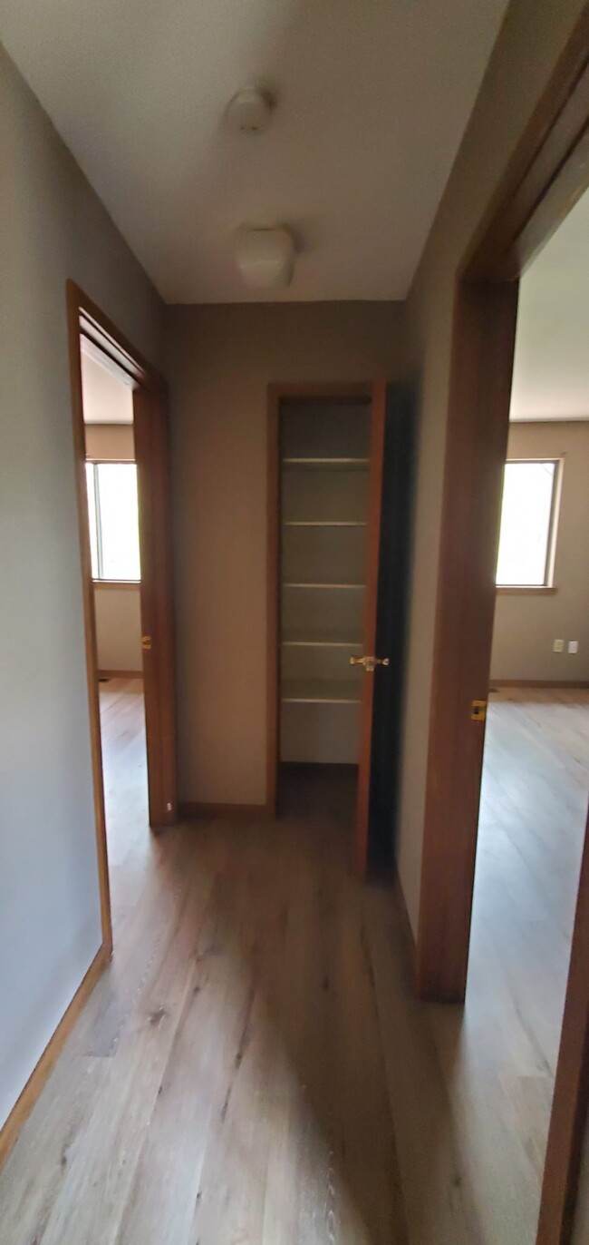 Building Photo - 344 Crewe Ct