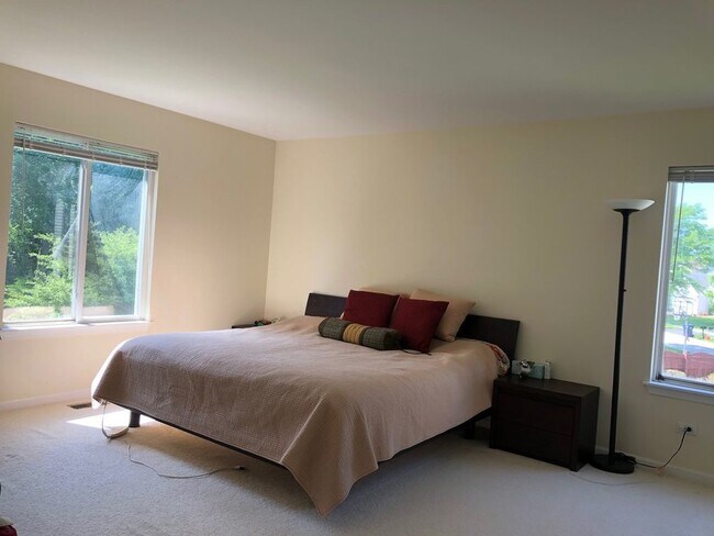 Building Photo - 2308 Sedgwick Ct