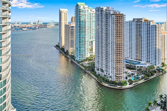 Building Photo - 200 Biscayne Blvd Way