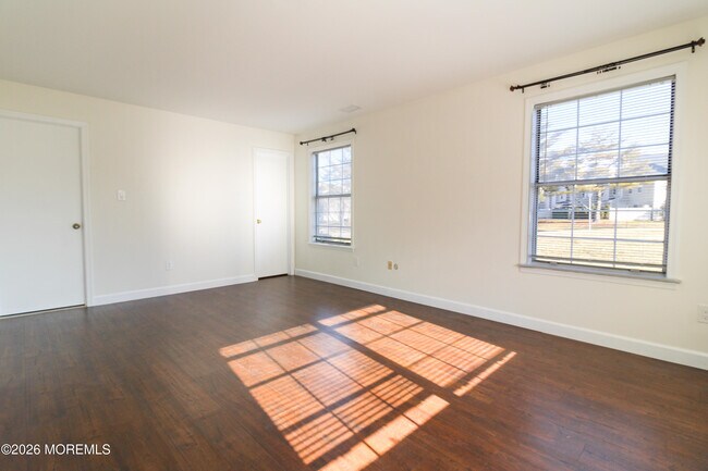 Building Photo - 455 Hawthorne Pl