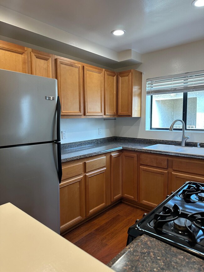 Kitchen - 4370 Troost Ave