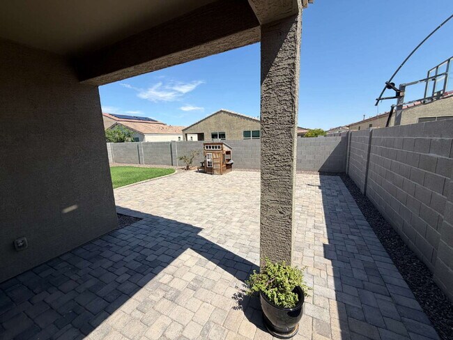 Building Photo - 7214 E Gamebird Way