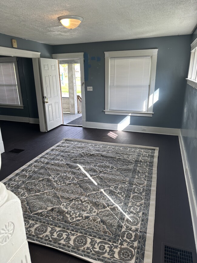 Building Photo - 1415 West Ave NW