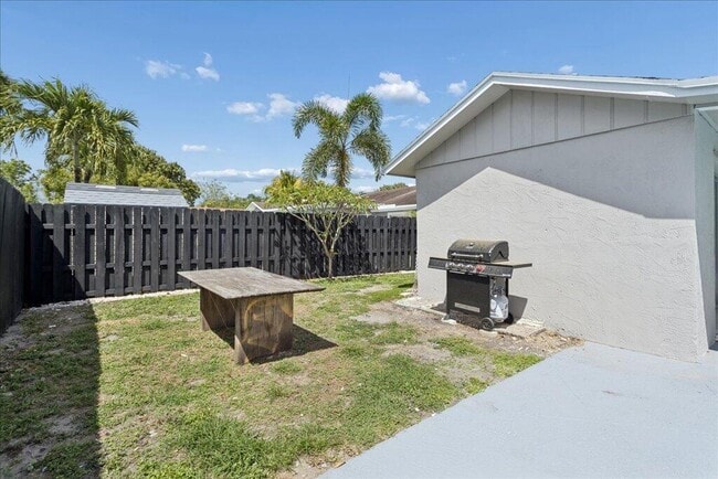 Building Photo - 2324 NW 98th Terrace