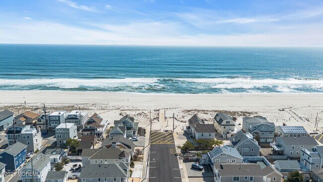 Building Photo - 65 Grand Central Ave