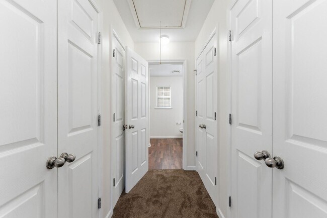 Building Photo - 2522 Laurel Cir NW