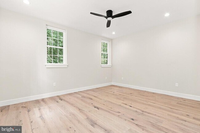 Building Photo - 5567 Pennell Rd