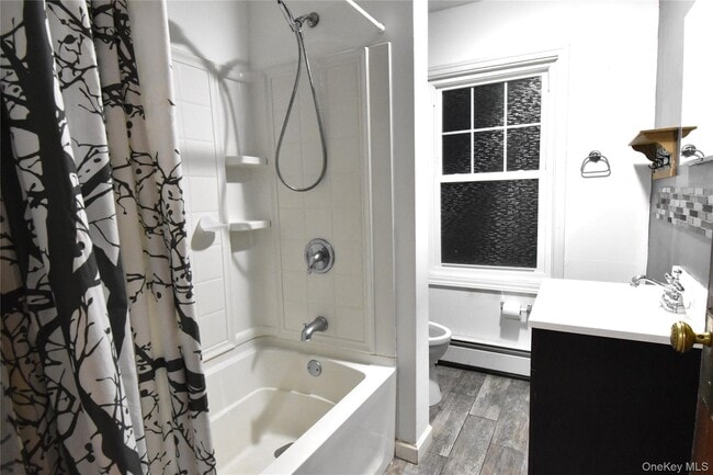 Building Photo - 28 Roosevelt Ave