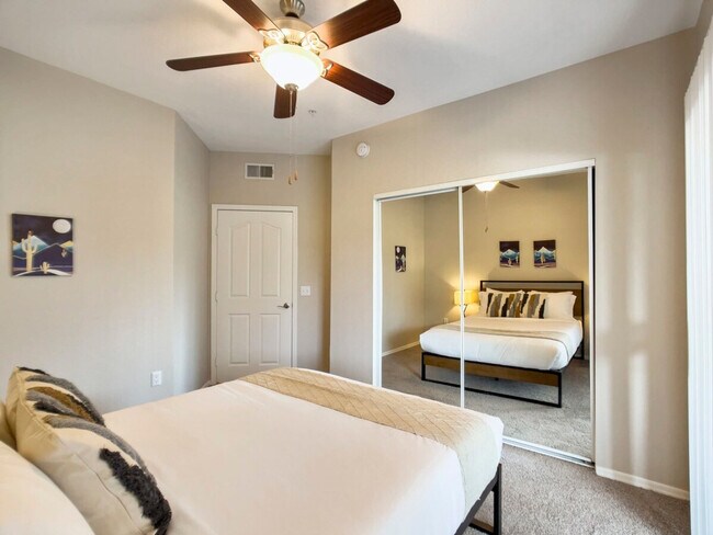 Building Photo - 14201 N 70th Way