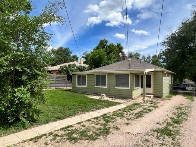 Building Photo - 920 E Cucharras St