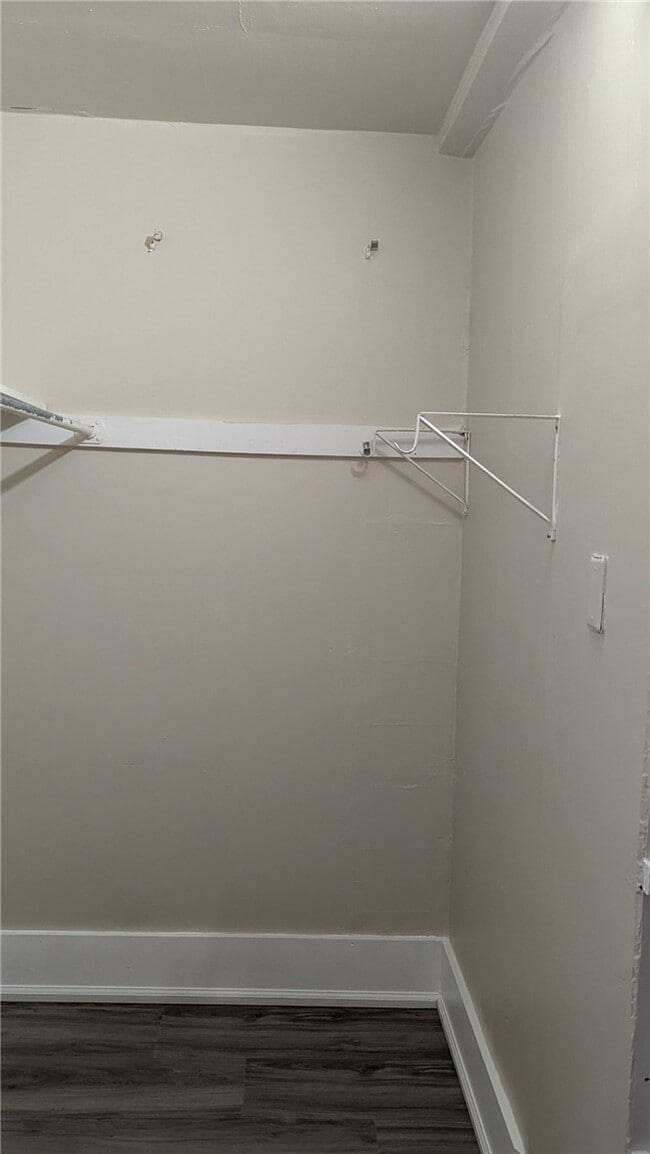 Building Photo - 502 Main St