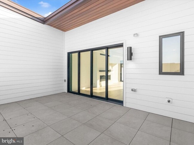 Building Photo - 14920 Dispatch St