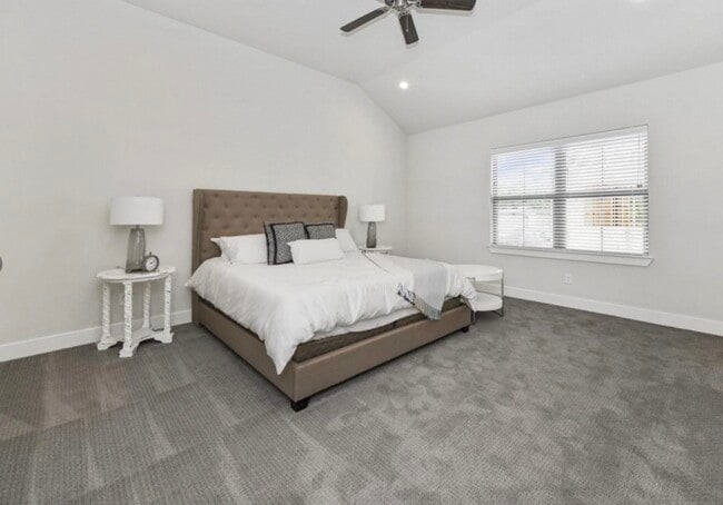 Building Photo - 1103 Fuschia Rd