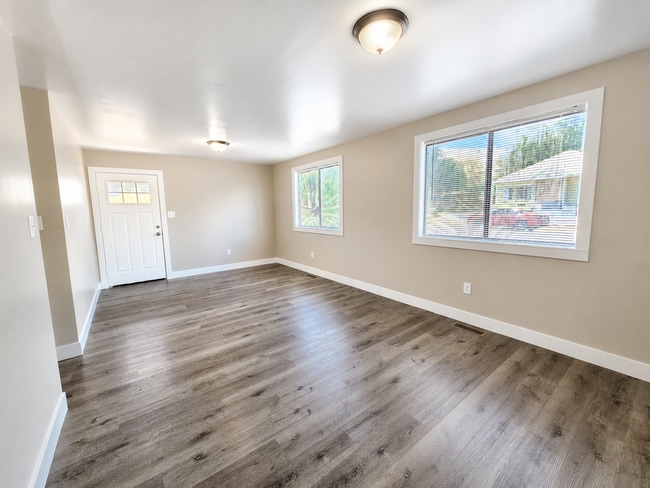 Building Photo - Spacious 4-Bedroom, 2-Bath Home with Updated Interior