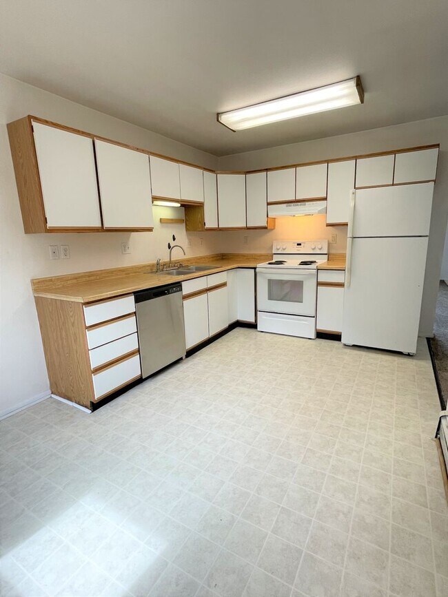 Building Photo - 3440 Harlequin Ct