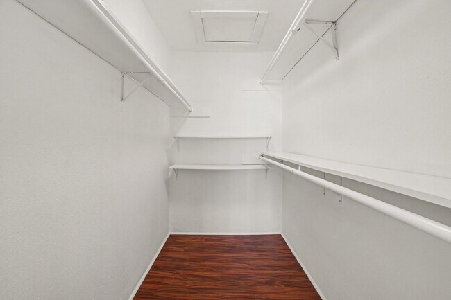 Building Photo - 12660 Ashford Point Dr