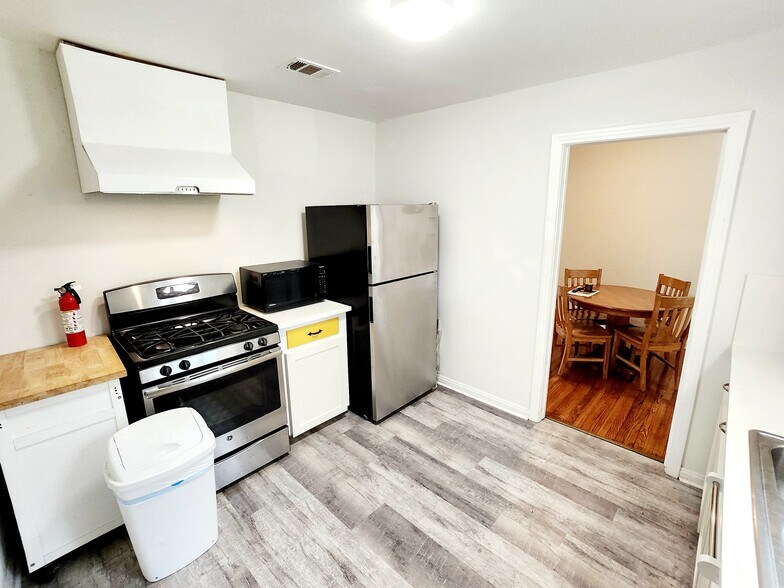 Building Photo - 618 Dunkley Dr