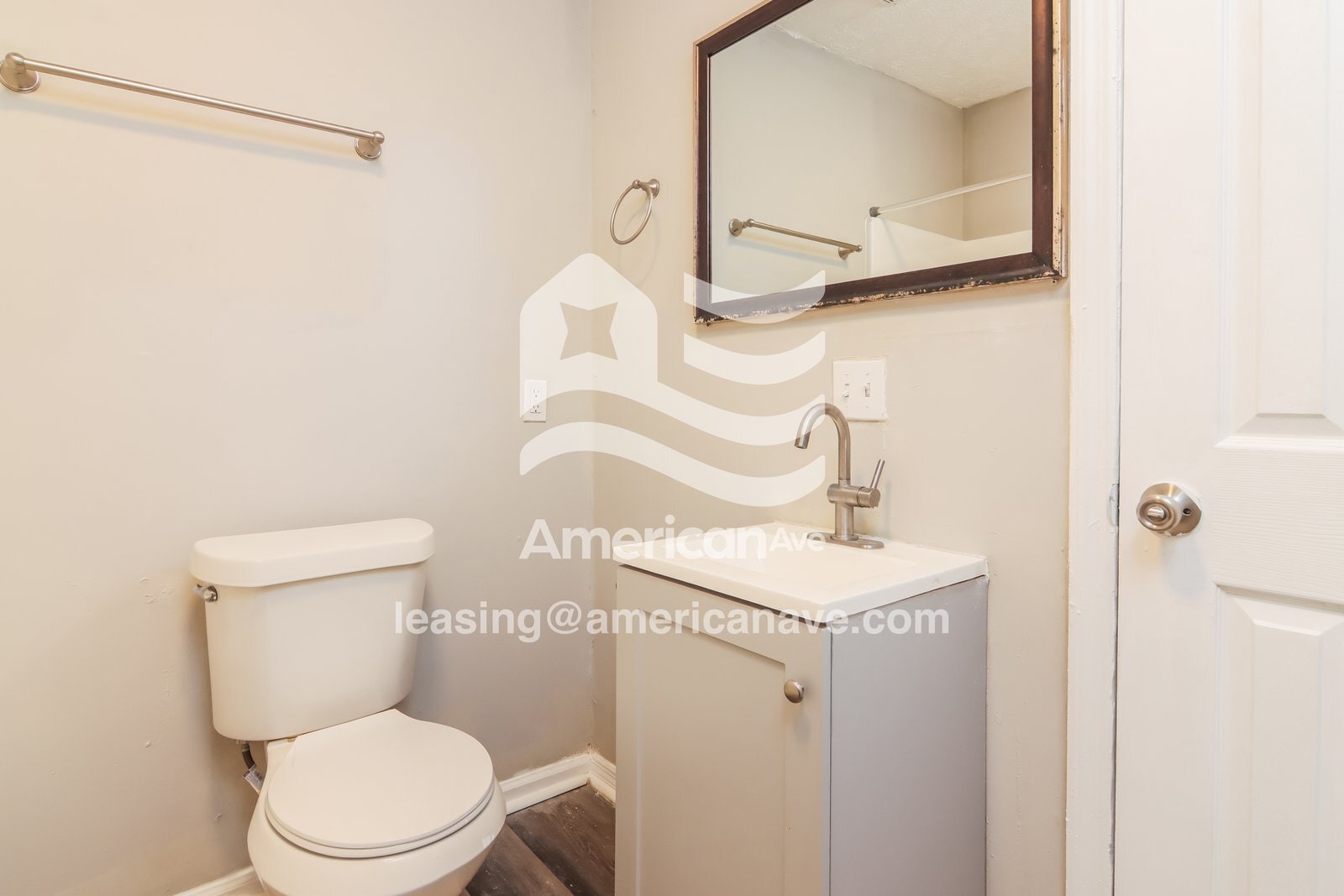 Building Photo - 615 Arthur St