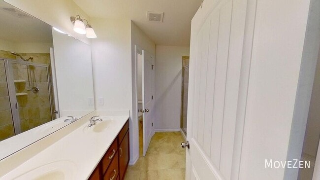 Building Photo - 1728 Shady Oaks Dr