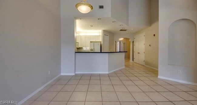 Building Photo - 15250 Riverbend Blvd