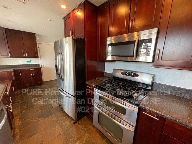 Building Photo - 8970 Lake Angela Dr