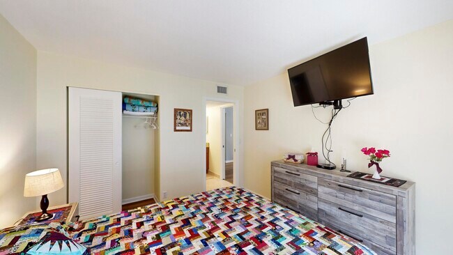 Building Photo - 5540 Tamberlane Cir