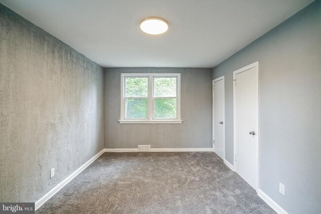 Building Photo - 2137 Bryn Mawr Ave