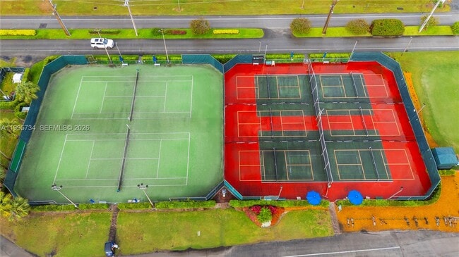 Building Photo - 9200 N Hollybrook Lake Dr