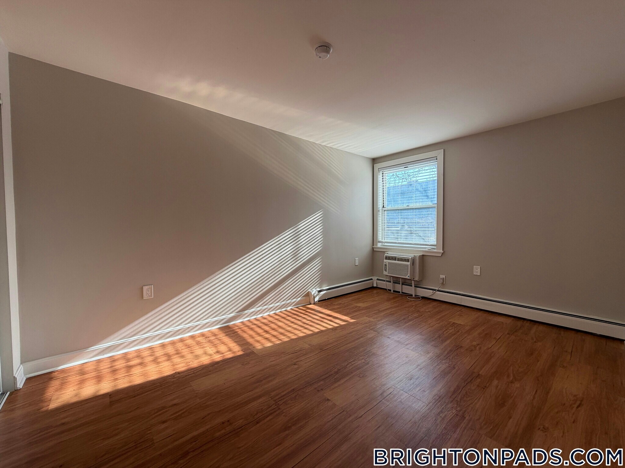 Building Photo - 9 Bronsdon St