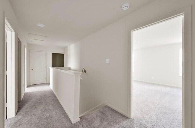 Building Photo - 14882 Calderon Dr
