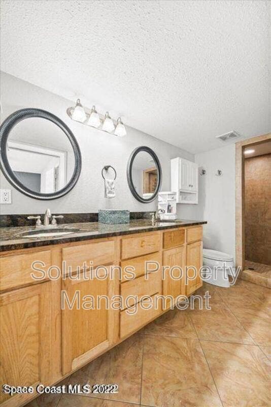 Building Photo - 69 Emerald Ct