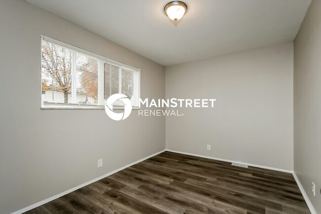 Building Photo - 1575 Loveland Dr