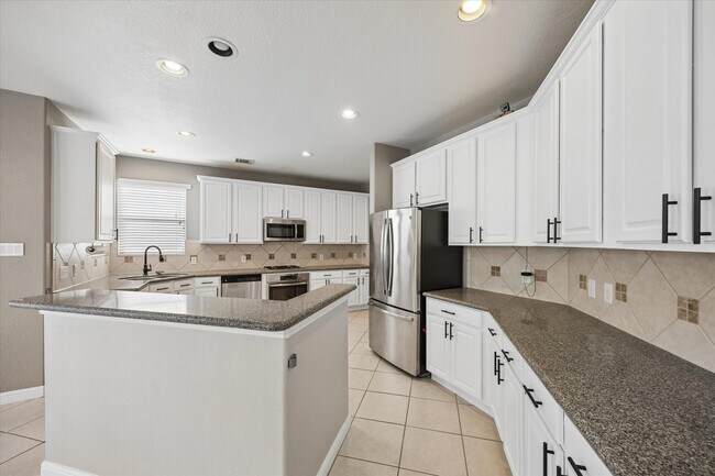 Building Photo - 13518 Via Chianti Ln