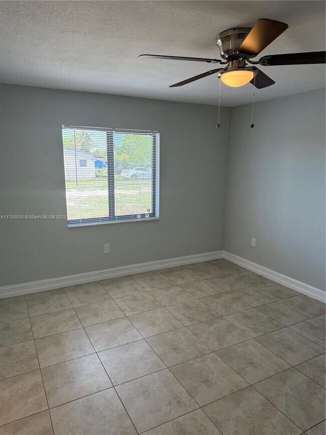 Building Photo - 26735 SW 139th Ave