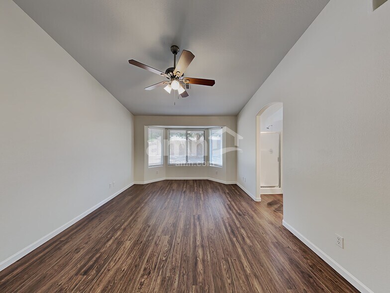 Building Photo - 13214 W Tara Ln