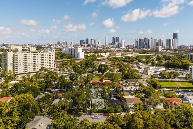 Building Photo - 901 NW 7th Street Rd