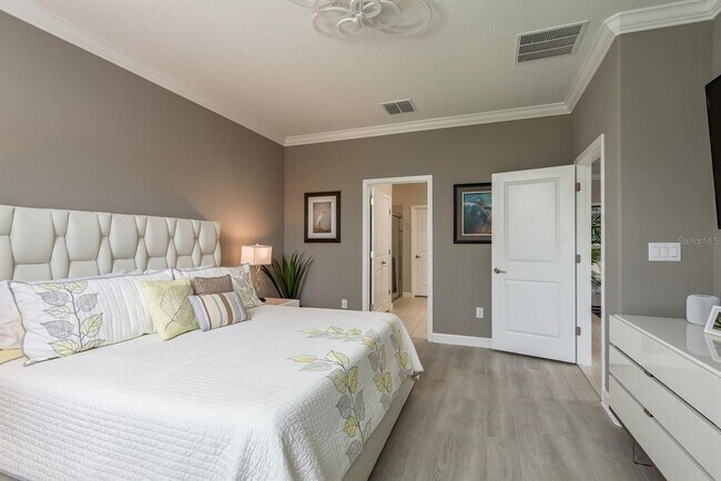 Building Photo - 17026 Shell Bay Dr