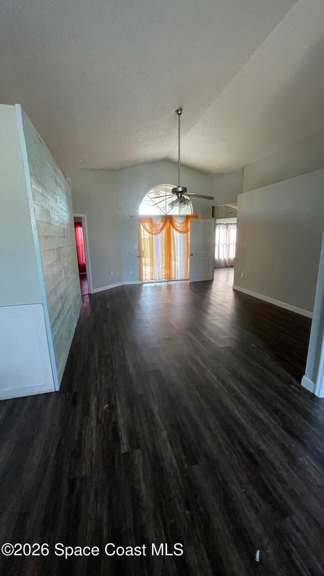 Building Photo - 2555 Street Pauls Dr