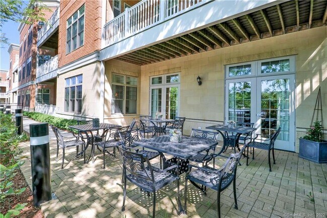 Building Photo - 100 Stone Ridge Way