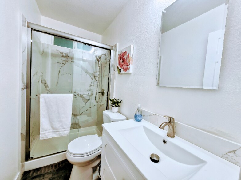 Building Photo - 1200 W Edmundson Ave