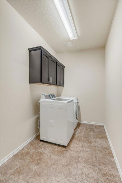 Building Photo - 904 Purple Moor Pass