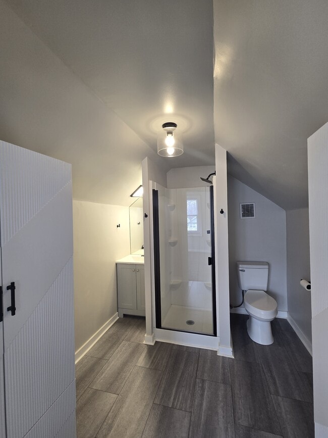 Building Photo - 250 Millwood N