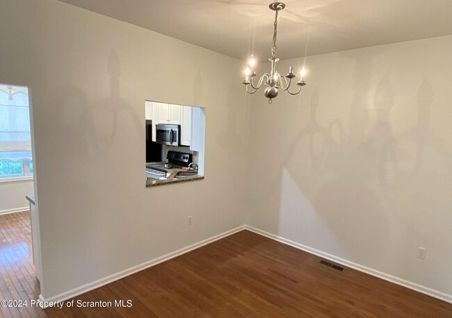 Building Photo - 2404 Browning Cl