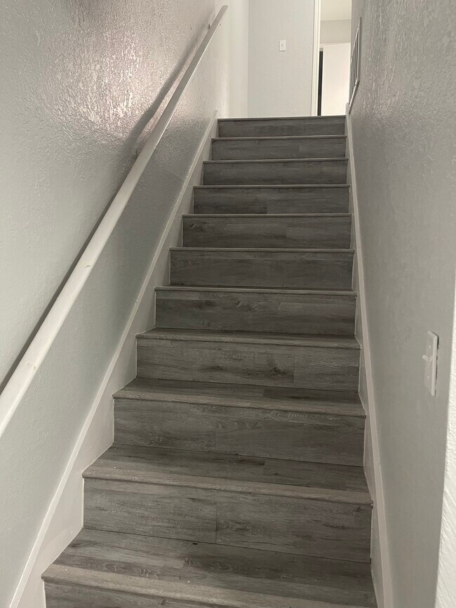 Building Photo - 2332 Sherry St