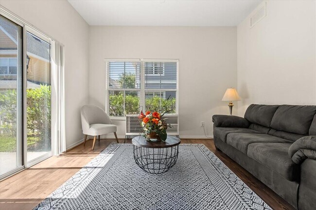 Building Photo - 2624 Lodi Cir
