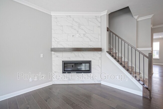 Building Photo - 673 Golborne St