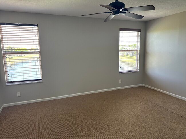 Building Photo - 127 Lancaster Way